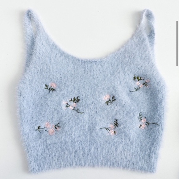 Cotton On Body Fuzzy Blue Cropped Embroidered Floral Crop Top XS - Picture 3 of 9